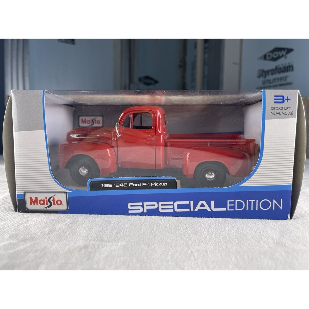 1:25 Scale 1948 Ford F-1 Pickup Truck Diecast Model - Maisto Red New In Box